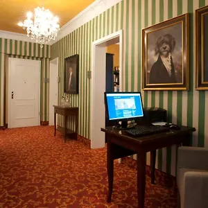 Hotel House