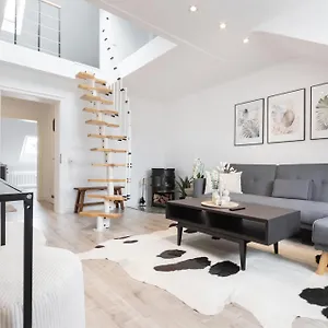 https://apt-mcmaggies-atelier.topcolognehotels.com