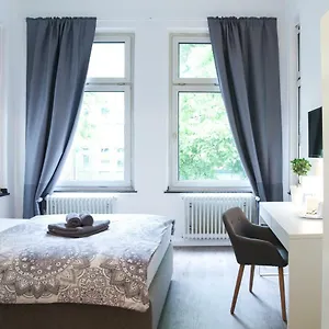 joy-rooms-and-apartments.dusseldorf-hotel.net/